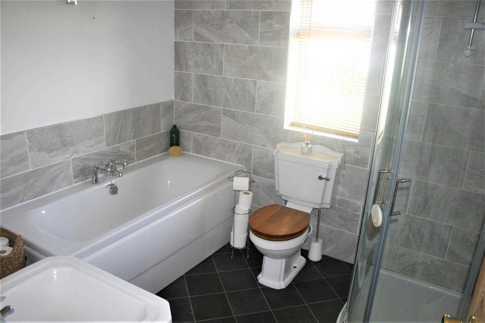 Longholme Farm, Retford